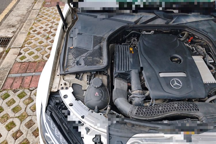 Used Mercedes-Benz C-Class 2018 C 180 L Fashion Edition Sport Version Engine Bay Right