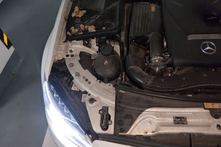 Used Mercedes-Benz C-Class 2018 C 200 L Sport Edition Engine Bay Right