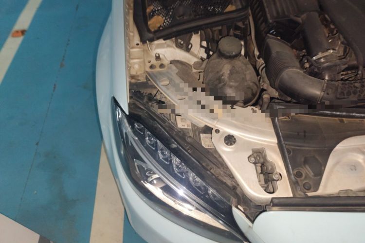 Used Mercedes-Benz C-Class 2018 C 200 Sport Edition Engine Bay Right