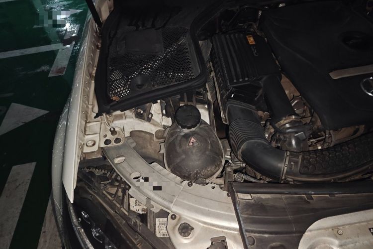 Used Mercedes-Benz C-Class 2018 C 200 Sport Edition Engine Bay Right
