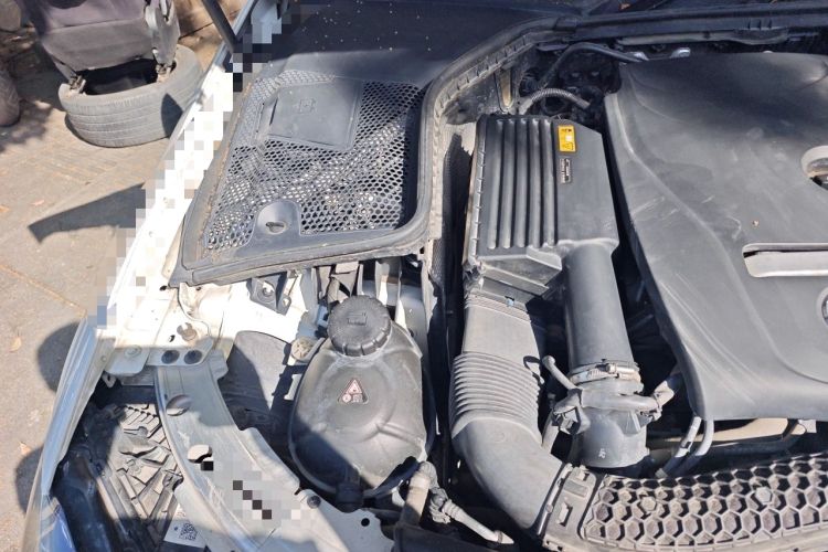 Used Mercedes-Benz C-Class 2018 C 180 L Fashion Edition Sport Version Engine Bay Right