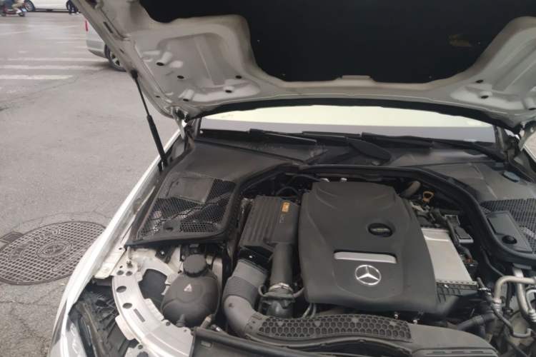 Used Mercedes-Benz C-Class 2018 C 200 Sport Edition Engine Bay Right