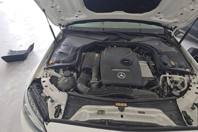 Used Mercedes-Benz C-Class 2018 C 200 L Sport Edition Engine Bay Right