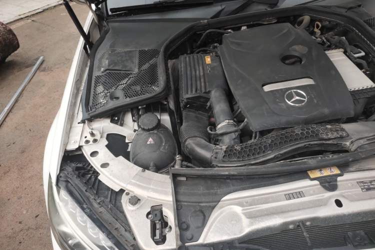Used Mercedes-Benz C-Class 2018 C 200 Sport Edition Engine Bay Right