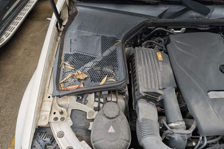 Used Mercedes-Benz C-Class 2018 C 200 L Sport Edition Engine Bay Right