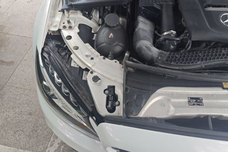 Used Mercedes-Benz C-Class 2018 C 180 L Fashion Edition Sport Version Engine Bay Right