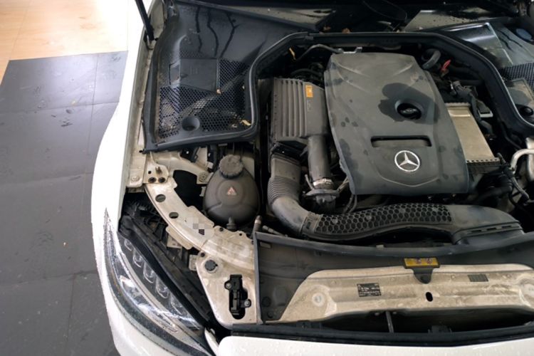 Used Mercedes-Benz C-Class 2018 C 180 L Fashion Edition Sport Version Engine Bay Right