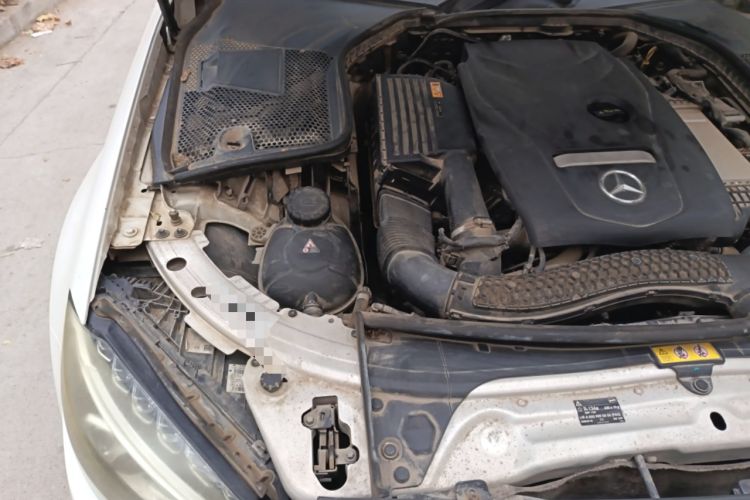 Used Mercedes-Benz C-Class 2018 C 200 L Engine Bay Right