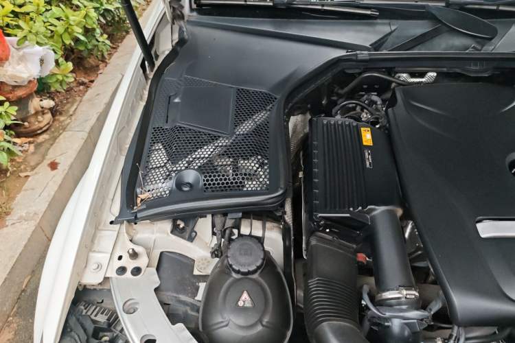 Used Mercedes-Benz C-Class 2018 C 200 L Sport Edition Engine Bay Right