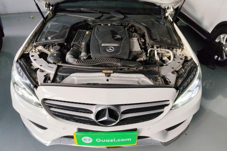 Used Mercedes-Benz C-Class 2018 C 200 Estate Engine Bay