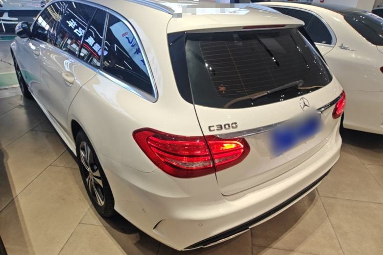 Used Mercedes-Benz C-Class 2018 C 180 station wagon Exterior 2