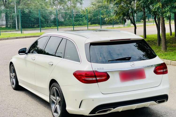 Used Mercedes-Benz C-Class 2018 C 200 Estate Exterior 2