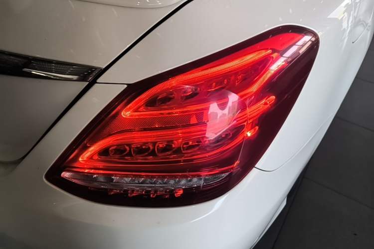 Used Mercedes-Benz C-Class 2018 C 200 Sport Edition Exterior 3