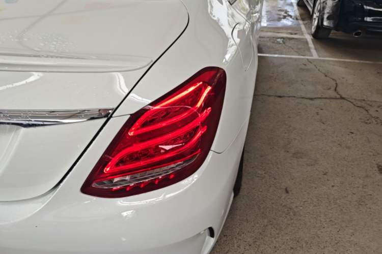 Used Mercedes-Benz C-Class 2018 C 200 Sport Edition Exterior 3