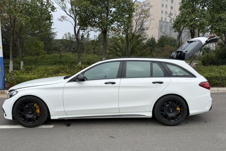 Used Mercedes-Benz C-Class 2018 C 200 Estate Exterior 3