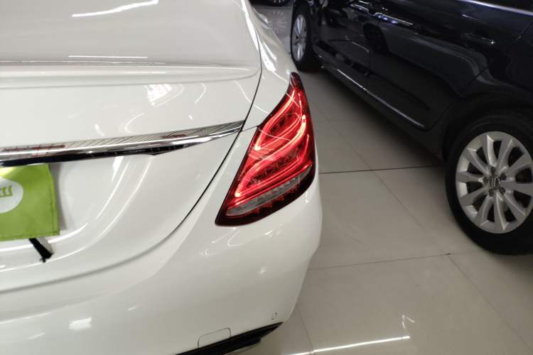 Used Mercedes-Benz C-Class 2018 C 200 Sport Edition Exterior 3