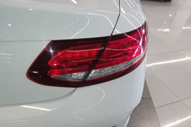 Used Mercedes-Benz C-Class 2018 C 200 Coupe Exterior 3