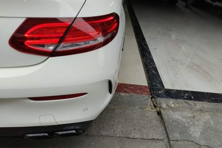 Used Mercedes-Benz C-Class 2018 C 200 Coupe Exterior 3