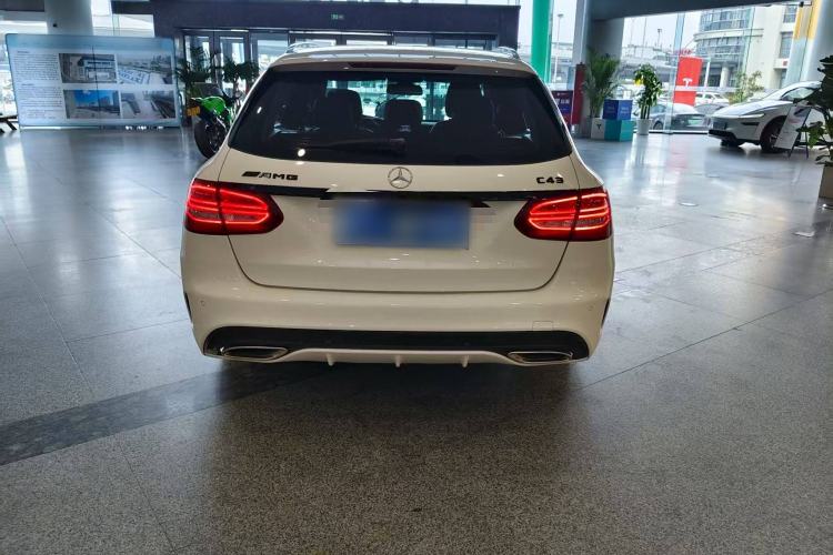 Used Mercedes-Benz C-Class 2018 C 200 Estate Exterior 4