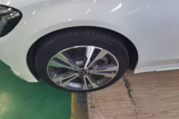 Used Mercedes-Benz C-Class 2018 C 200 L 4MATIC Sport Edition Exterior 4