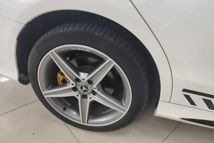 Used Mercedes-Benz C-Class 2018 C 200 Estate Exterior 4