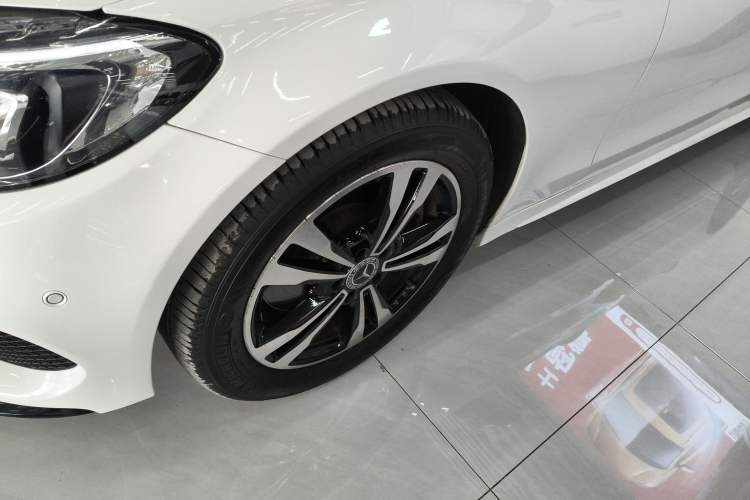 Used Mercedes-Benz C-Class 2018 C 200 Sport Edition Exterior 4