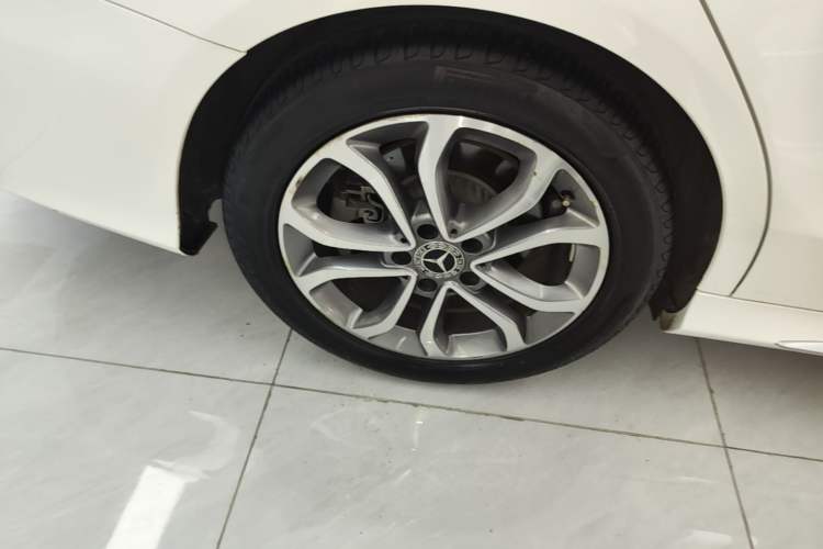 Used Mercedes-Benz C-Class 2018 C 180 L Fashion Edition Sport Version Exterior 5
