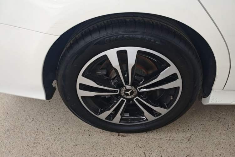 Used Mercedes-Benz C-Class 2018 C 200 Sport Edition Exterior 5