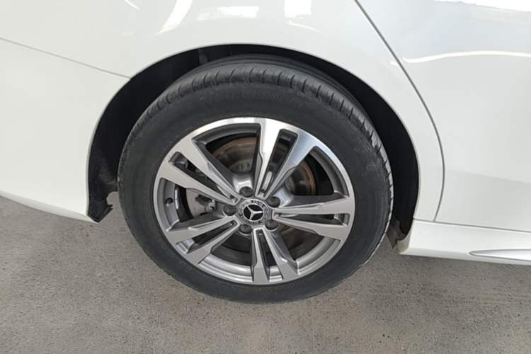 Used Mercedes-Benz C-Class 2018 C 200 L Sport Edition Exterior 5