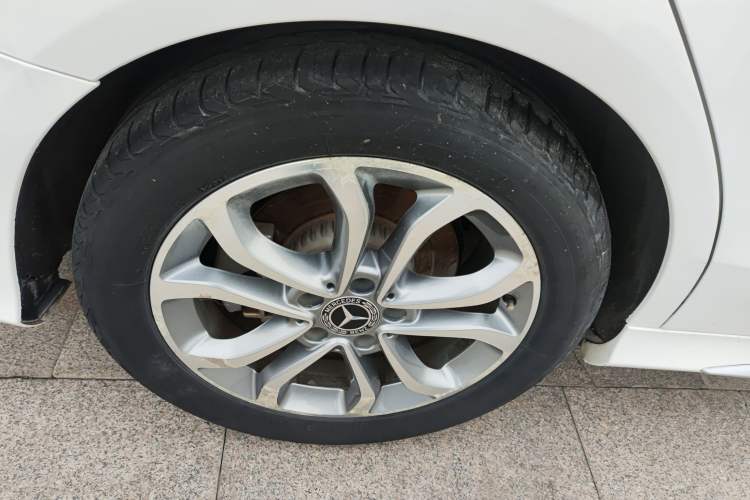 Used Mercedes-Benz C-Class 2018 C 180 L Fashion Edition Sport Version Exterior 5
