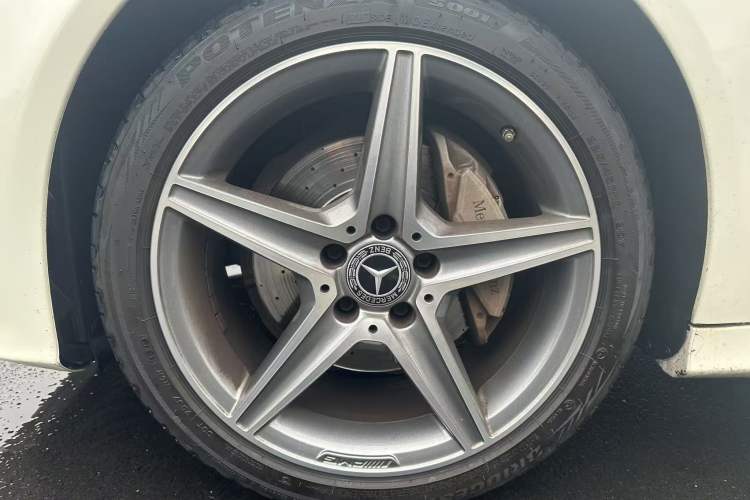 Used Mercedes-Benz C-Class 2018 C 200 Estate Exterior 9