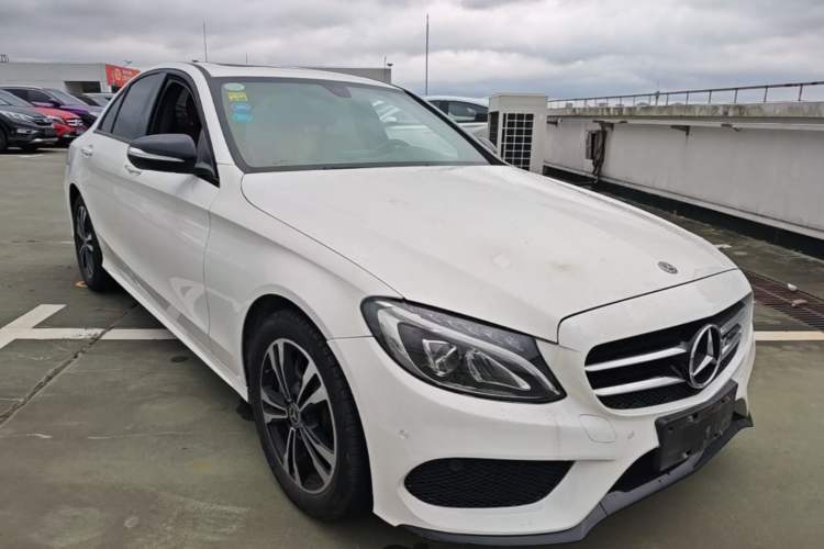 Used Mercedes-Benz C-Class 2018 C 200 Sport Edition Front Right 45 Deg
