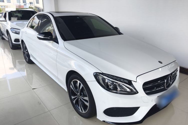 Used Mercedes-Benz C-Class 2018 C 200 Sport Edition Front Right 45 Deg