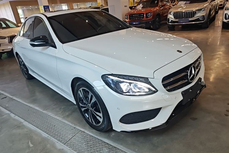 Used Mercedes-Benz C-Class 2018 C 200 Sport Edition Front Right 45 Deg