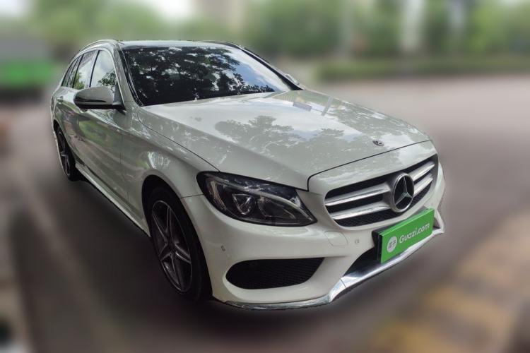 Used Mercedes-Benz C-Class 2018 C 200 Estate Front Right 45 Deg