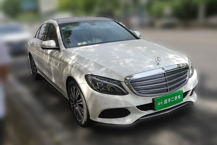 Used Mercedes-Benz C-Class 2018 C 200 L Front Right 45 Deg