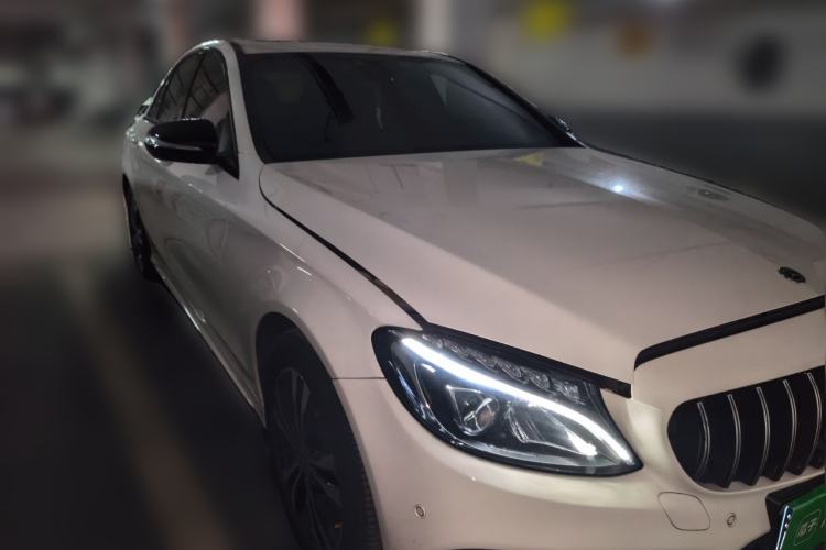 Used Mercedes-Benz C-Class 2018 C 200 Sport Edition Front Right 45 Deg