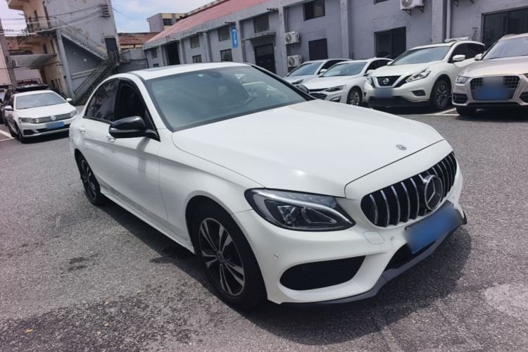 Used Mercedes-Benz C-Class 2018 C 200 Sport Edition Front Right 45 Deg