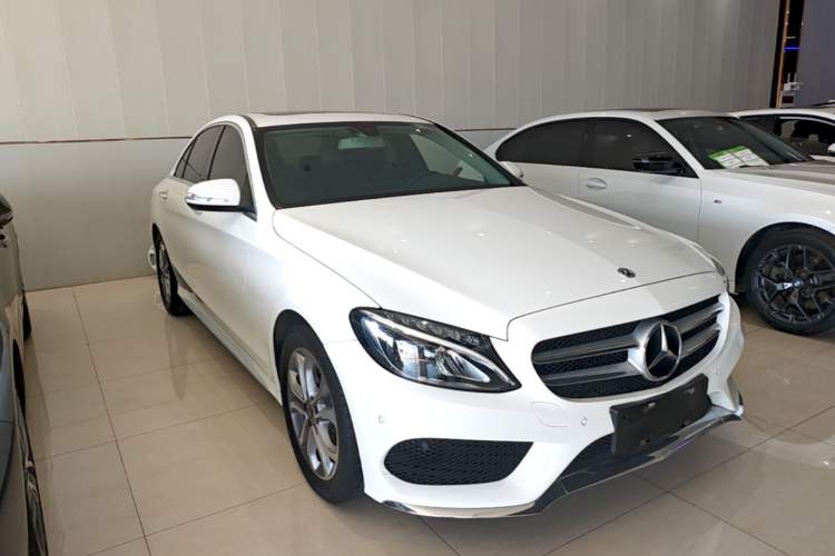 Used Mercedes-Benz C-Class 2018 C 180 L Fashion Edition Sport Version Front Right 45 Deg