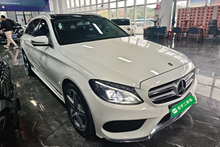 Used Mercedes-Benz C-Class 2018 C 200 Estate Front Right 45 Deg