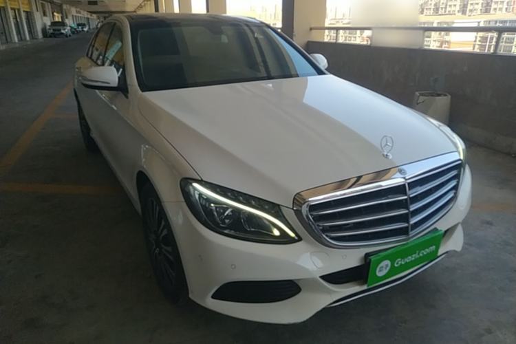 Used Mercedes-Benz C-Class 2018 C 200 L Front Right 45 Deg