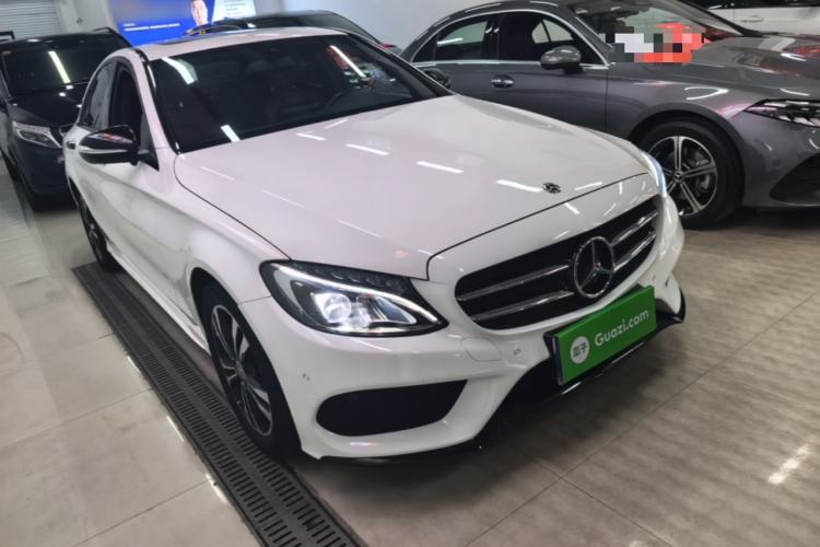 Used Mercedes-Benz C-Class 2018 C 200 Sport Edition Front Right 45 Deg