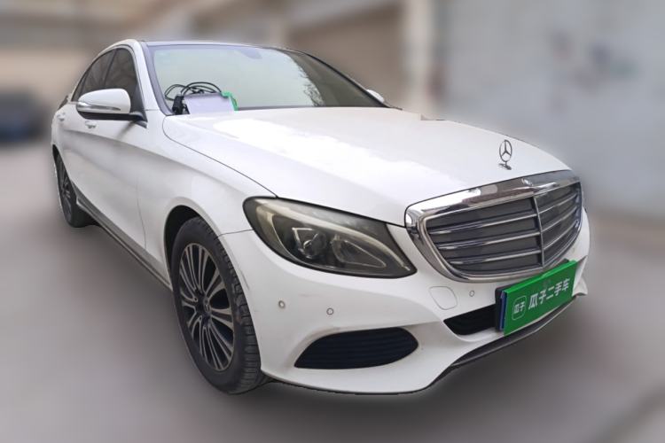 Used Mercedes-Benz C-Class 2018 C 200 L Front Right 45 Deg