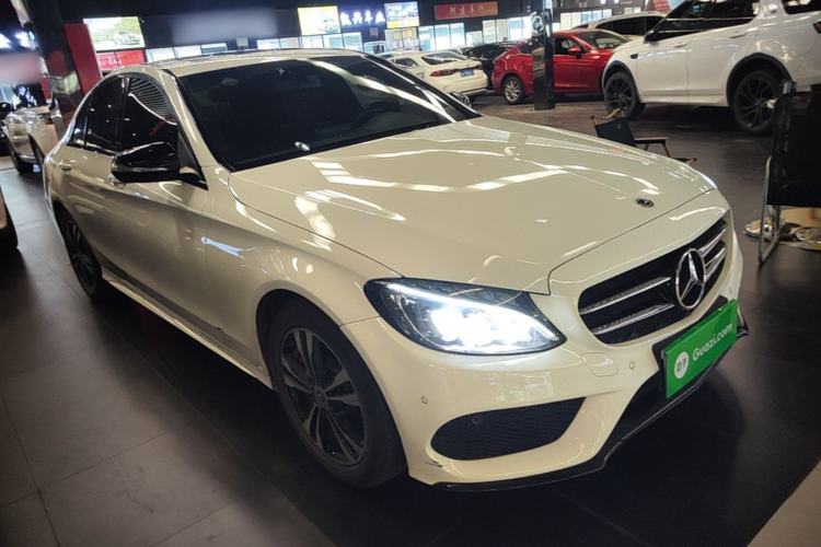 Used Mercedes-Benz C-Class 2018 C 200 Sport Edition Front Right 45 Deg