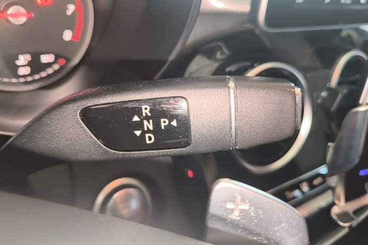 Used Mercedes-Benz C-Class 2018 C 200 Sport Edition Gear Lever