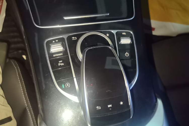 Used Mercedes-Benz C-Class 2018 C 200 Sport Edition Gear Lever