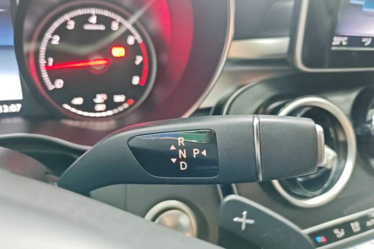 Used Mercedes-Benz C-Class 2018 C 200 L Sport Edition Gear Lever