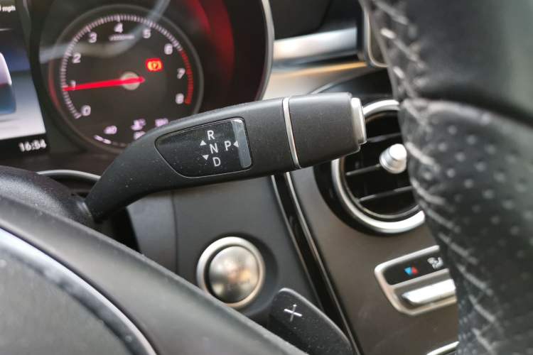 Used Mercedes-Benz C-Class 2018 C 180 L Fashion Edition Sport Version Gear Lever