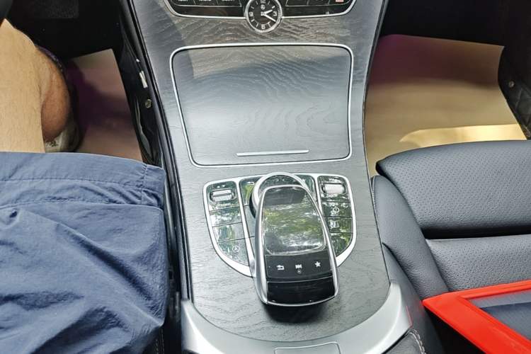 Used Mercedes-Benz C-Class 2018 C 180 L Fashion Edition Sport Version Gear Lever