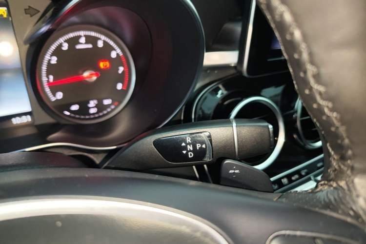 Used Mercedes-Benz C-Class 2018 C 180 L Fashion Edition Sport Version Gear Lever